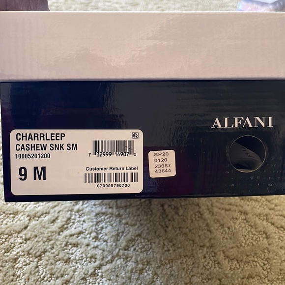 New Alfani Flats Size 9 - Picture 5 of 8